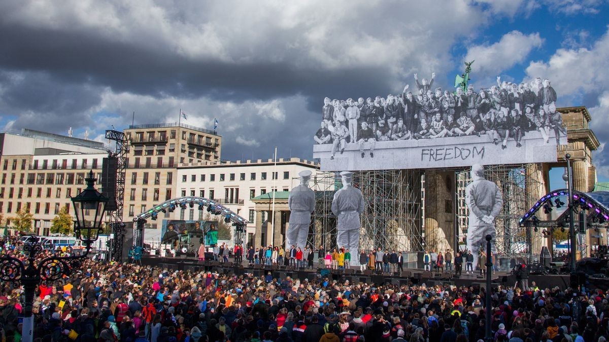 Warum ist der 3. Oktober der Tag der Deutschen Einheit – und nicht der 9. November?