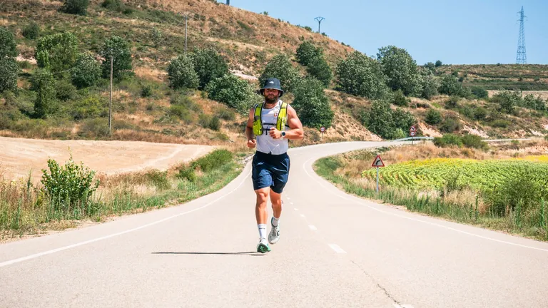 Warum läuft Arda Saatci? – Der Antrieb des deutschen Extremsportlers „Cyborg"