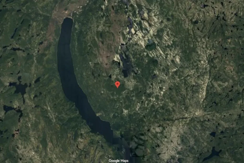 Meteorite crater found on Google Maps: Why it took so long 2 An amateur astronomer thought he found an impact crater on Google Maps. Then, an expedition to the site confirmed that he was right. Screenshot from Google Maps